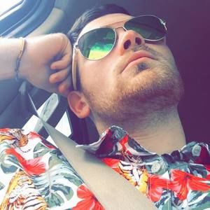 Meet your Posher, Evan vichael